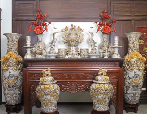 BỘ ĐỒ THỜ MEN RẠN VẼ VÀNG ĐẮP NỔI CAO CẤP