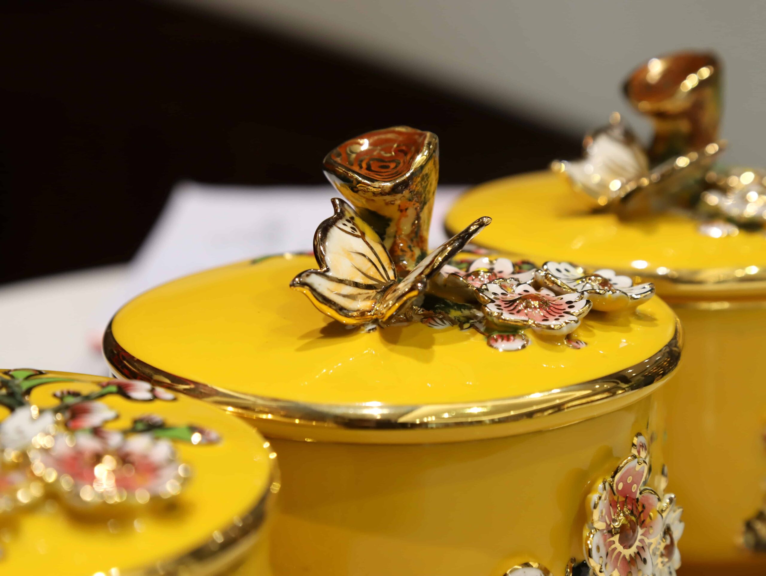 BỘ HŨ MỨT HOA ĐÀO XUÂN LẠC GỐM VẼ VÀNG - Image 8