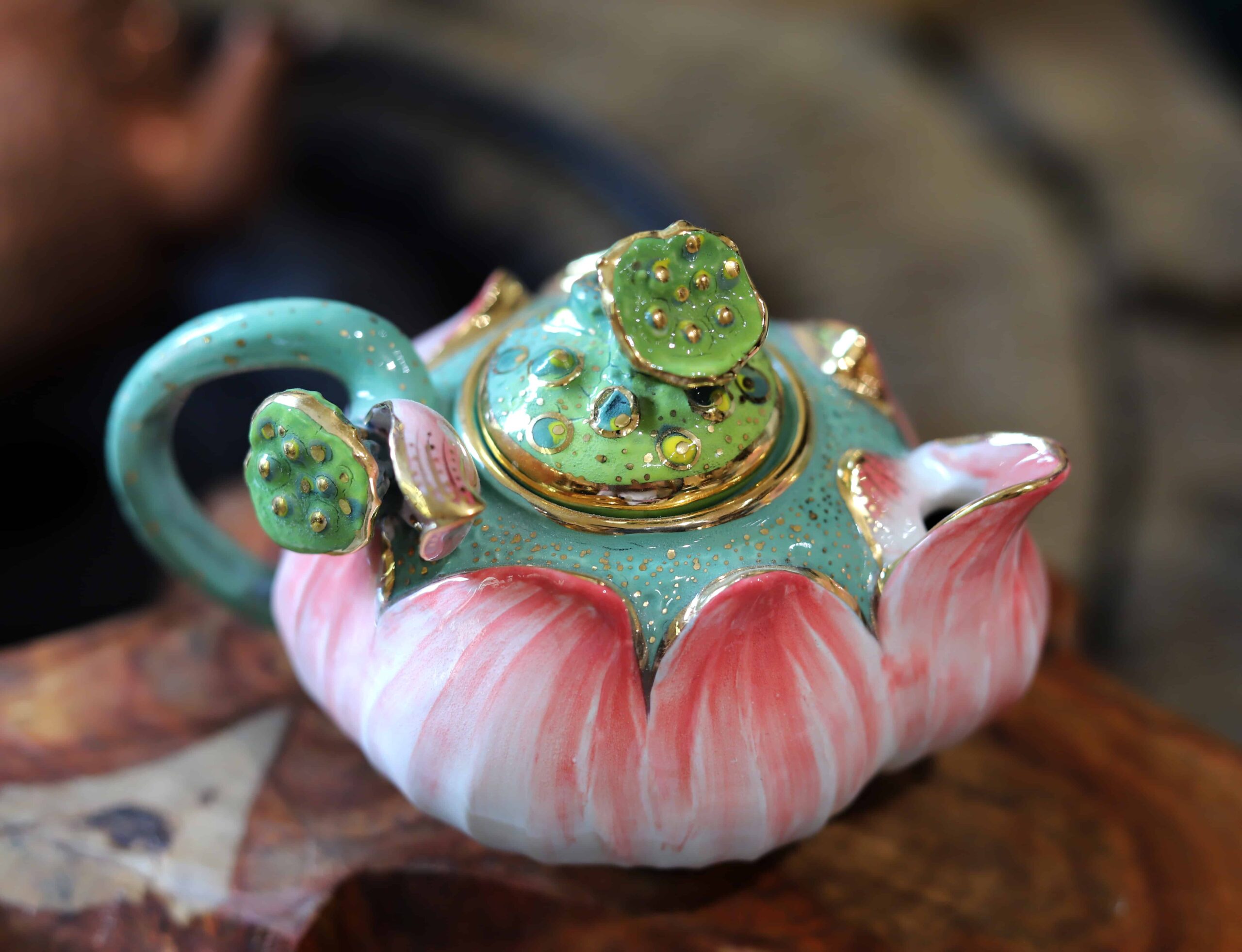 ẤM TRÀ SEN HỒNG MEN VÂN MÂY VẼ VÀNG - Image 5