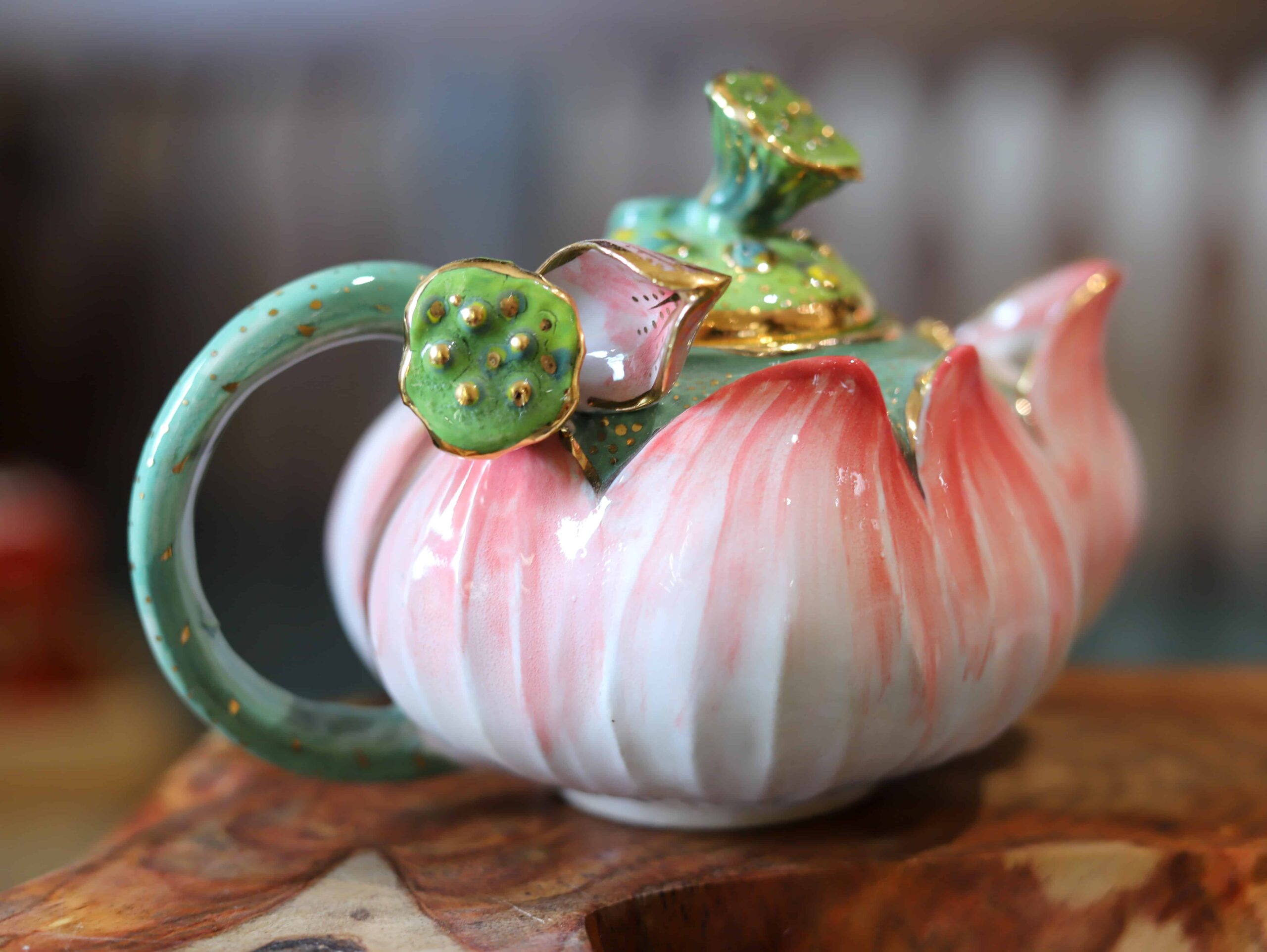 ẤM TRÀ SEN HỒNG MEN VÂN MÂY VẼ VÀNG - Image 4