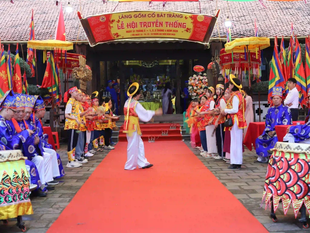 Lễ hội làng Bát Tràng từ 14-16/2 âm lịch hàng năm